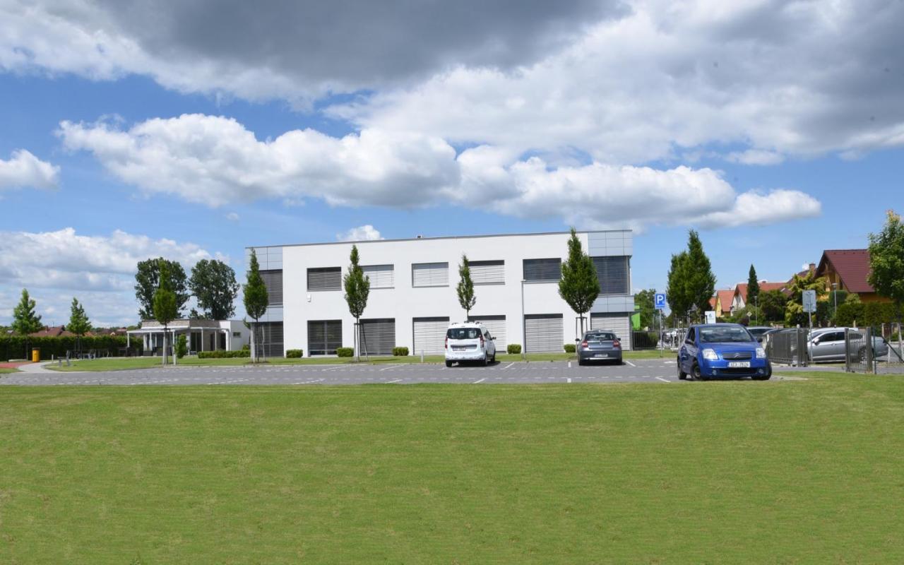 Hotel Harmony Medical & Wellness-Free Parking, 1,8Km From The Center Kroměříž Dış mekan fotoğraf
