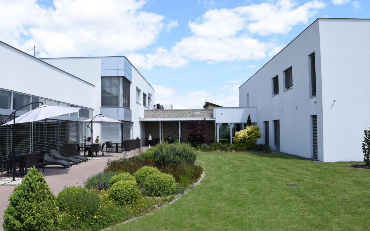 Hotel Harmony Medical & Wellness-Free Parking, 1,8Km From The Center Kroměříž Dış mekan fotoğraf