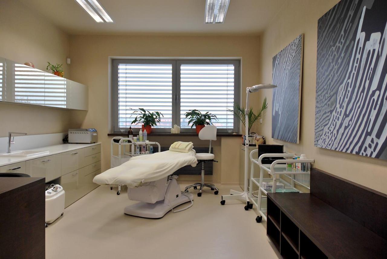 Hotel Harmony Medical & Wellness-Free Parking, 1,8Km From The Center Kroměříž Dış mekan fotoğraf
