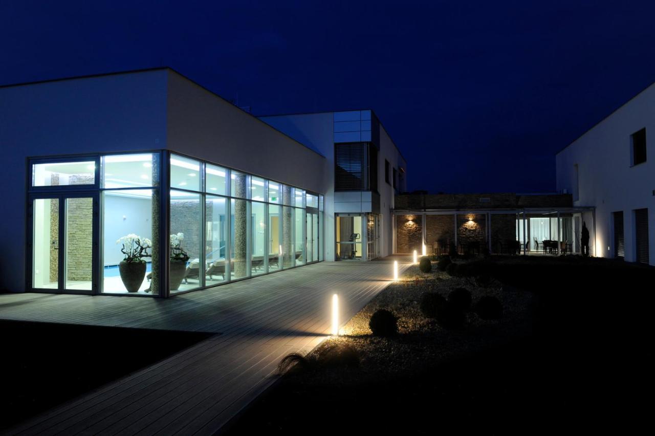 Hotel Harmony Medical & Wellness-Free Parking, 1,8Km From The Center Kroměříž Dış mekan fotoğraf